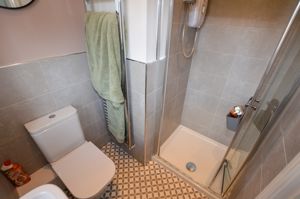 Ensuite- click for photo gallery